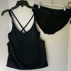 Athleta  Size 34 B/C Tank with Medium Bottoms Swimsuit  Black